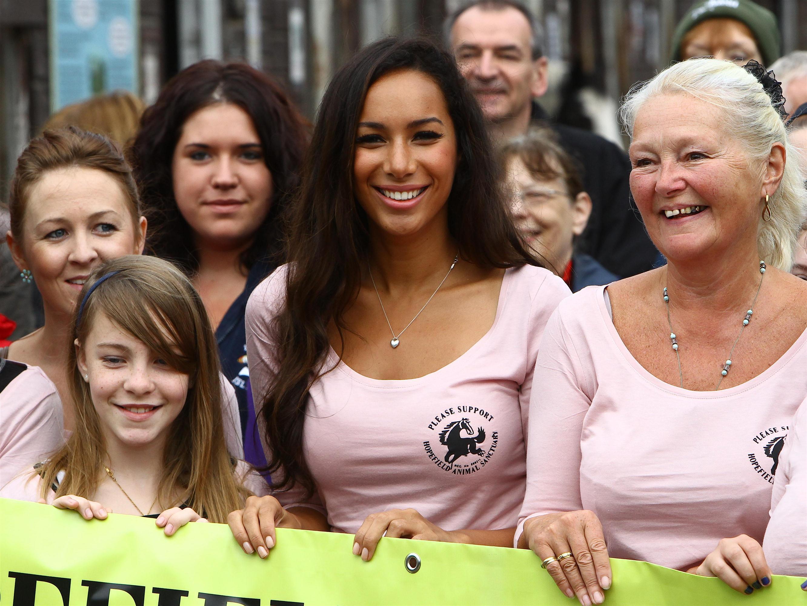 Leona Lewis visits the Hopefield Animal Sanctuary - Photos | Picture 98736